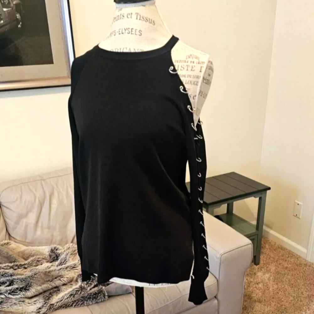 Zara Pierced Cold Shoulder Pullover w/ Silver HW NWT Med-Revolve-free people-alc
